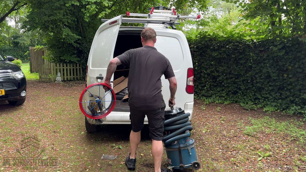 Schoorsteen onderhoud Etten-Leur ladder bus Schoorsteen onderhoud Etten-Leur ladder bus